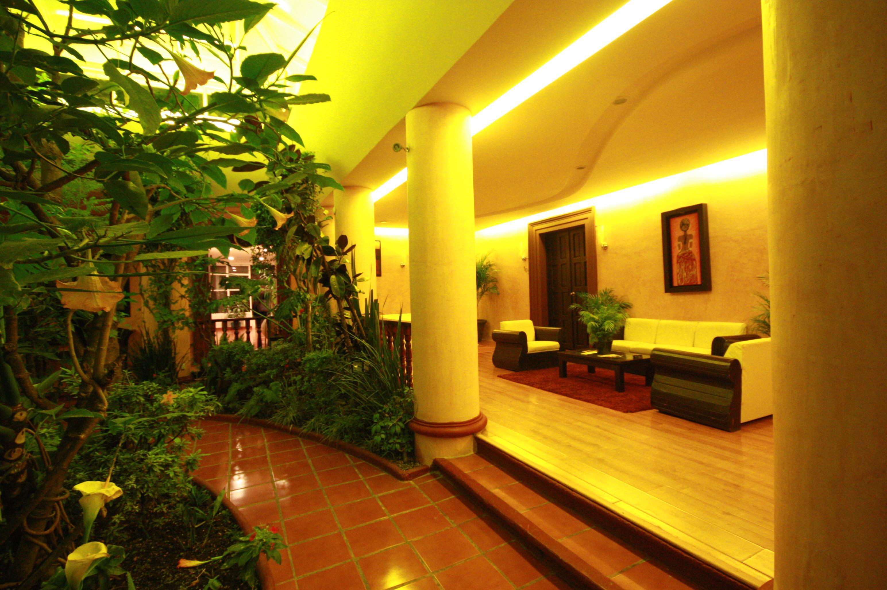 Hotel Jardines Del Centro San Cristobal de las Casas Exterior photo